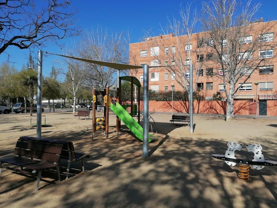 Piso Pl 2B, 20Min Plaza Cataluna Sant Adria de Besos Exteriér fotografie