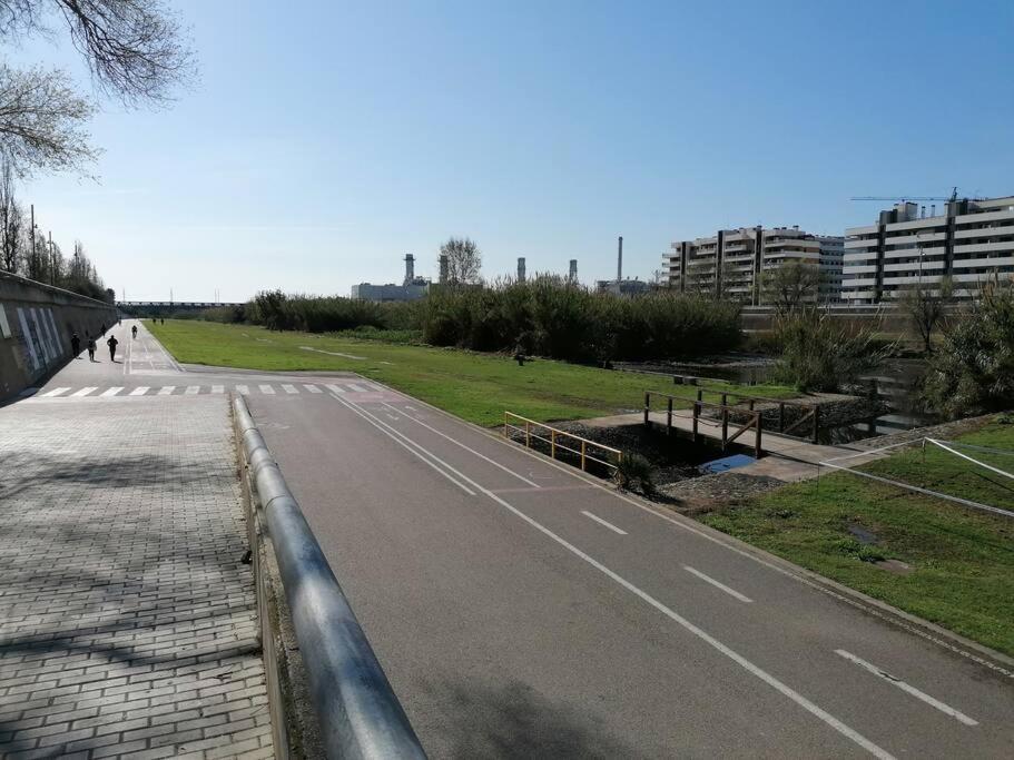 Piso Pl 2B, 20Min Plaza Cataluna Sant Adria de Besos Exteriér fotografie